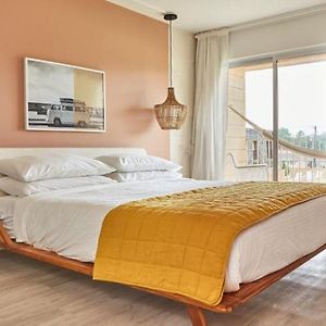Zimmer mit Kingsize-Bett